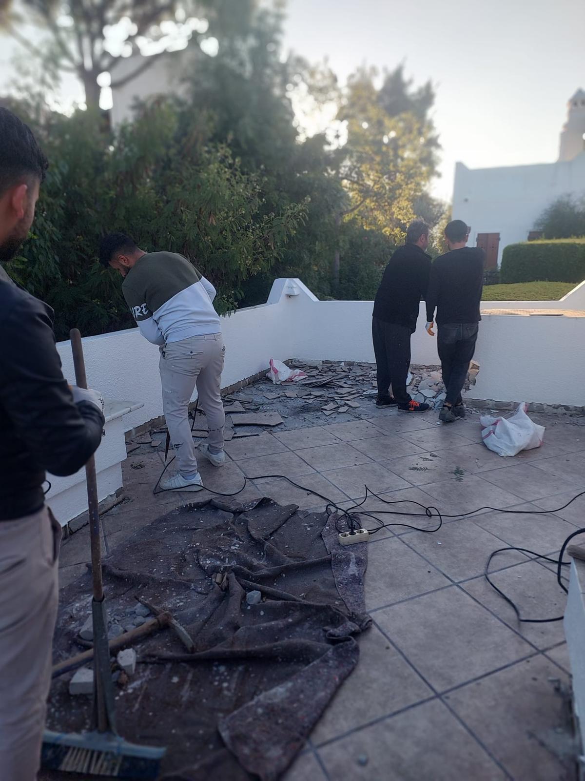 Teras zemin söküm ve yenileme çalışması